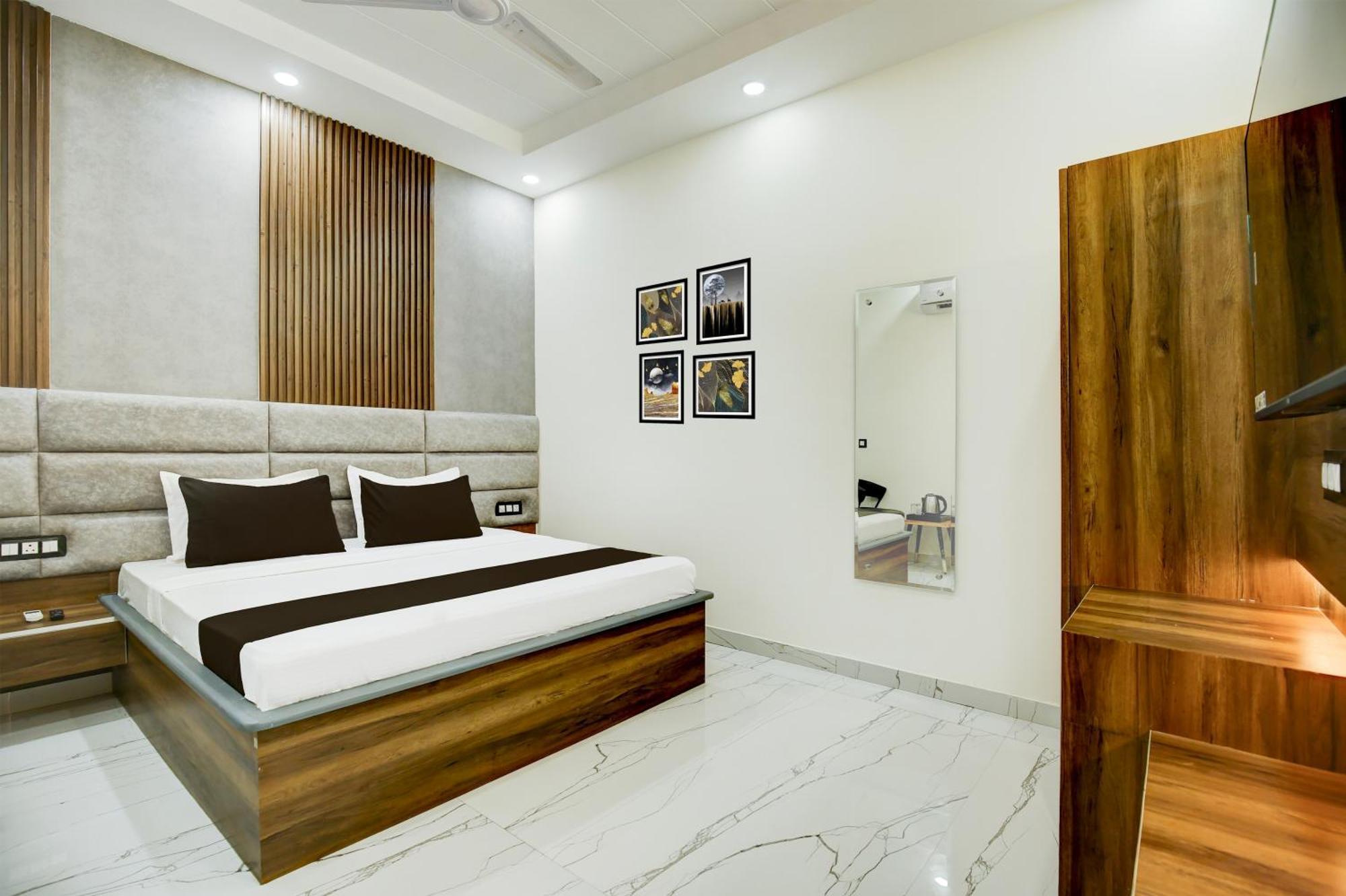 Hotel O Platinum Zirakpur Экстерьер фото
