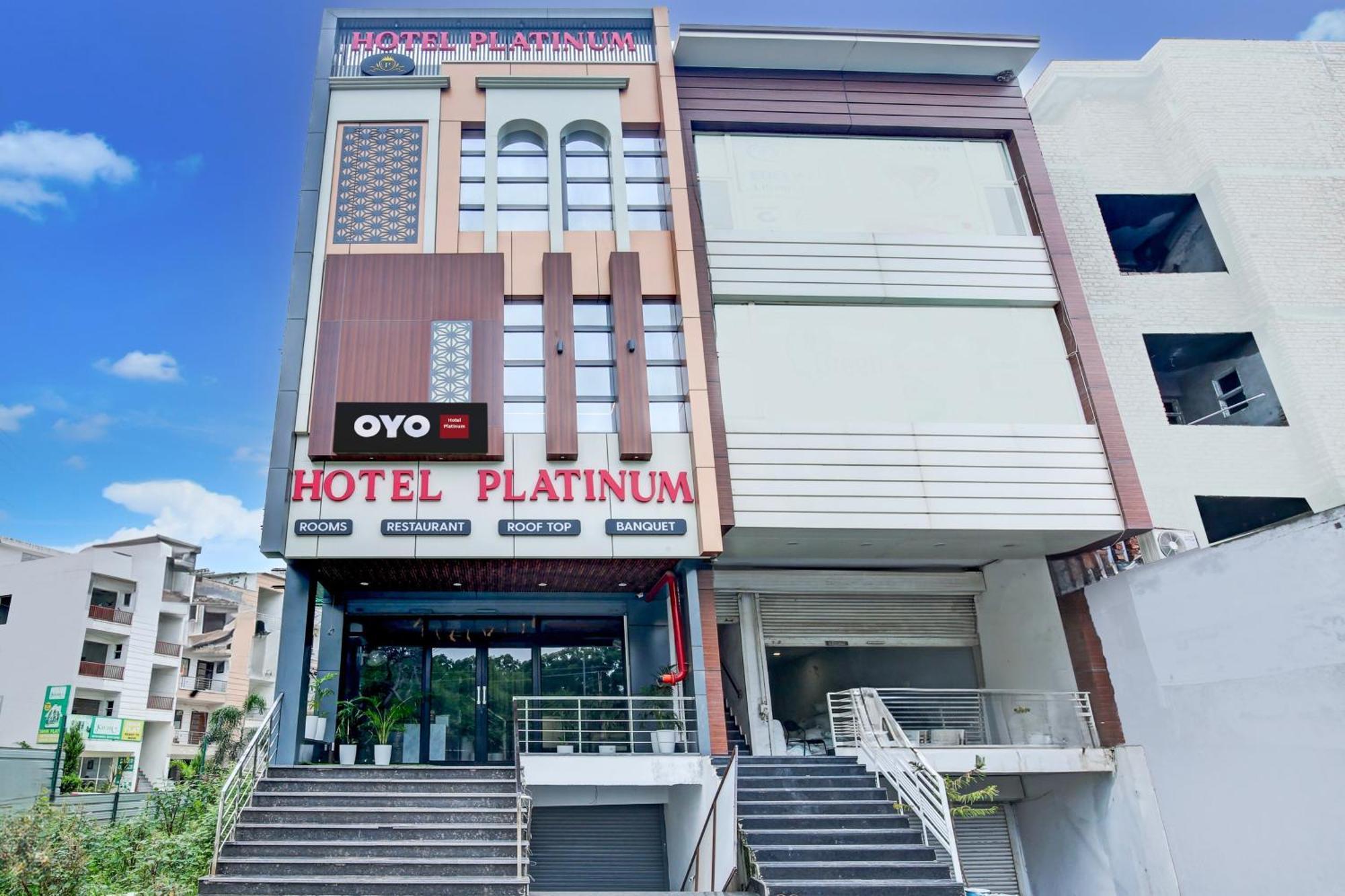 Hotel O Platinum Zirakpur Экстерьер фото