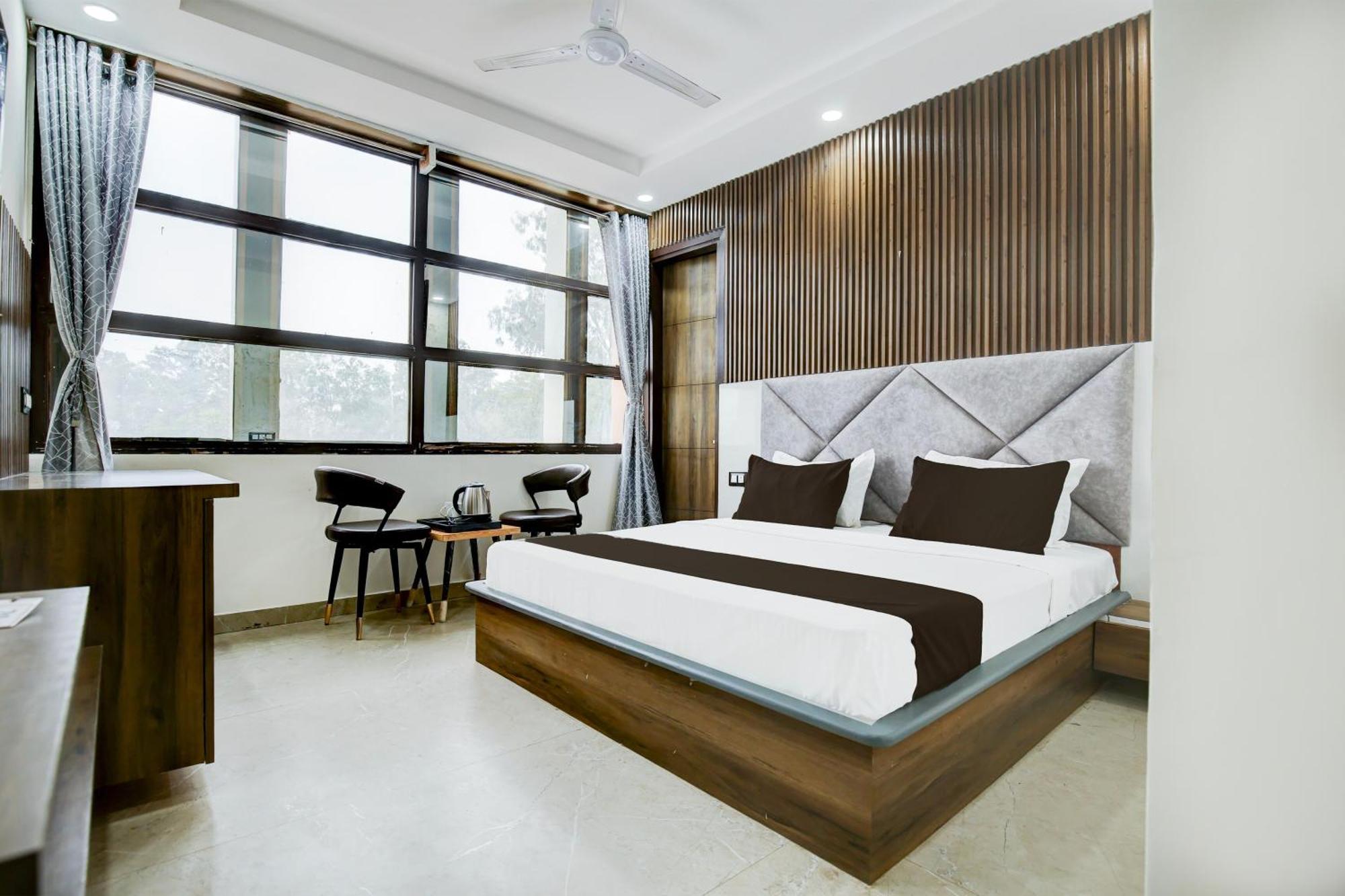 Hotel O Platinum Zirakpur Экстерьер фото