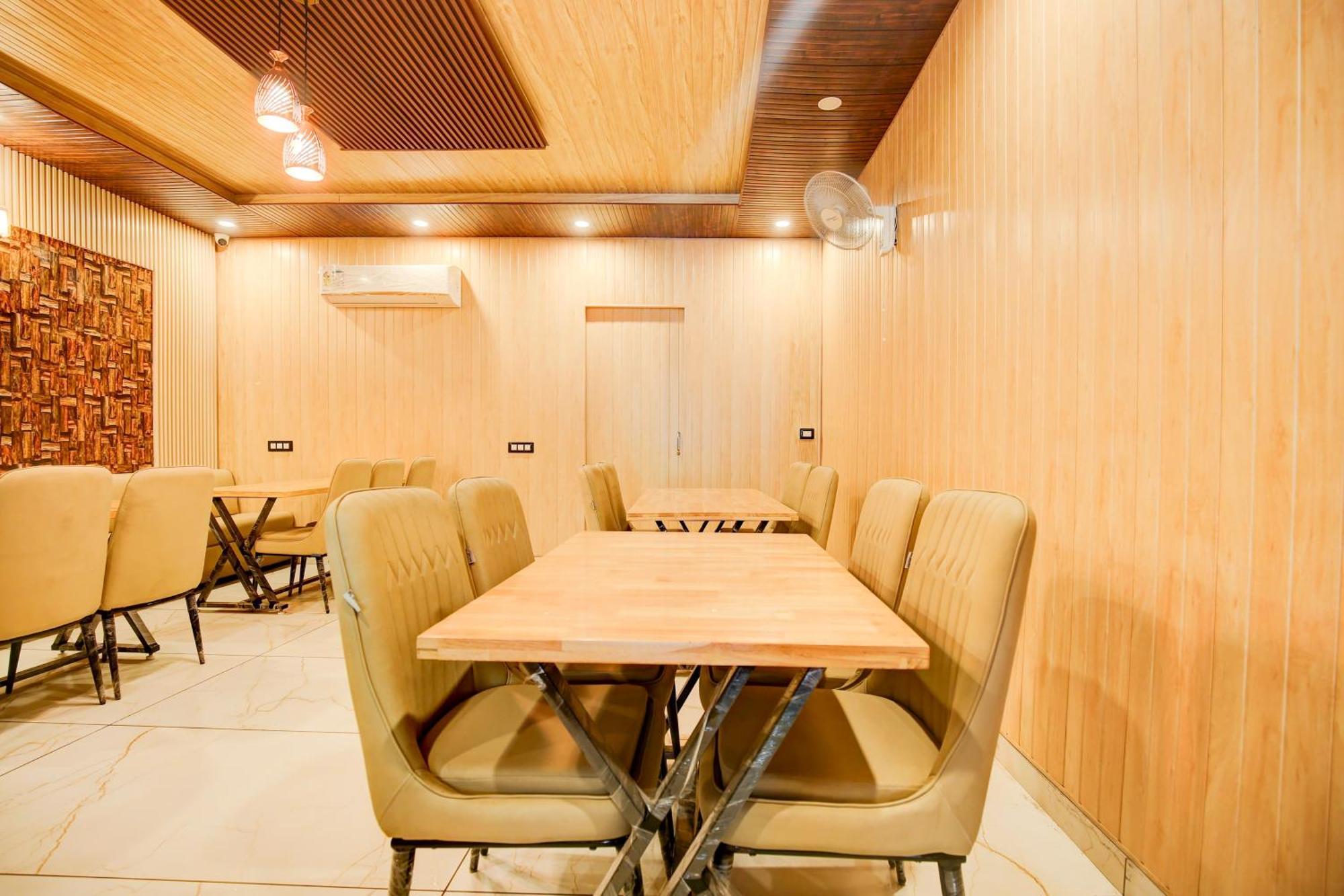 Hotel O Platinum Zirakpur Экстерьер фото