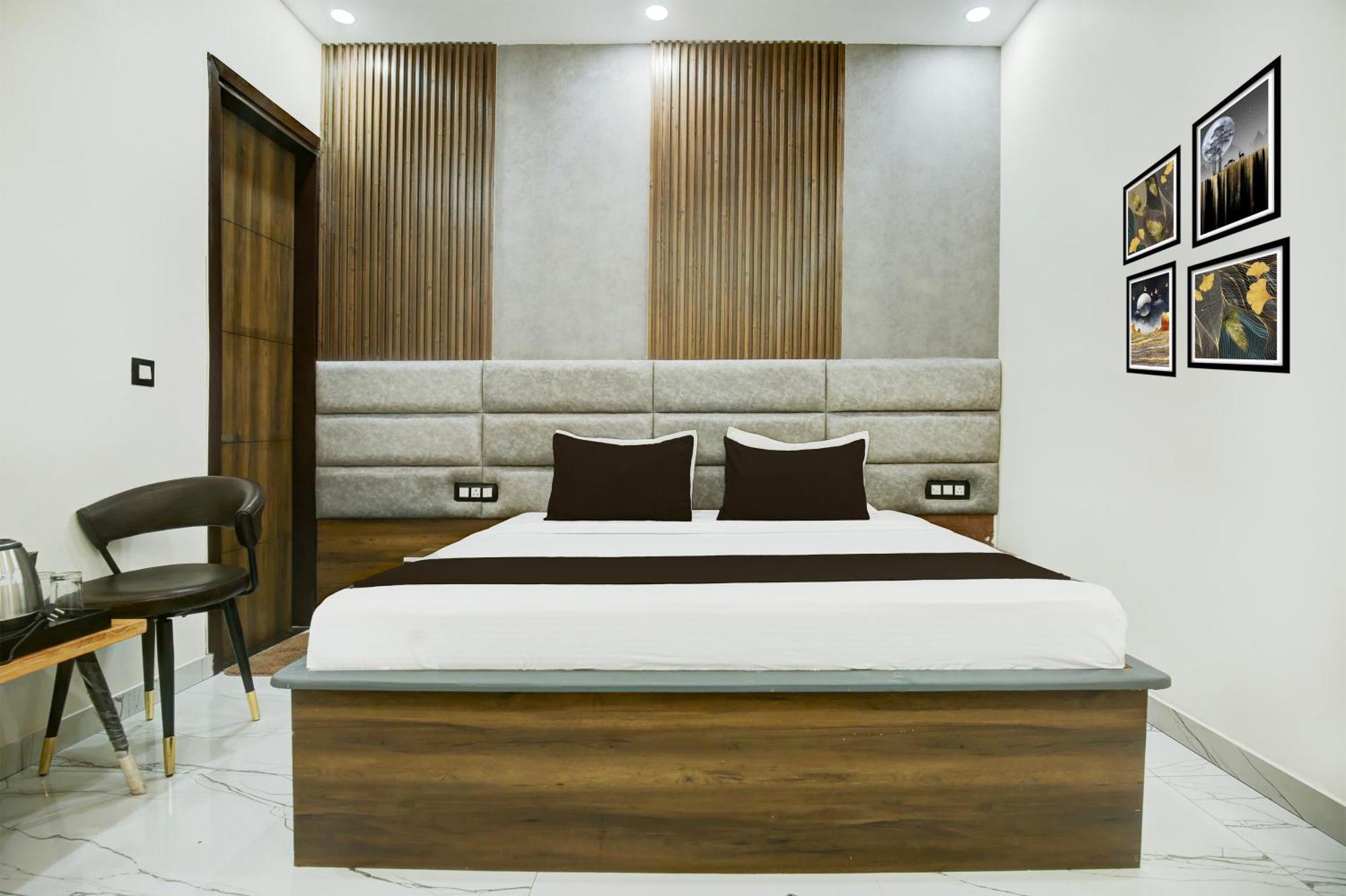 Hotel O Platinum Zirakpur Экстерьер фото